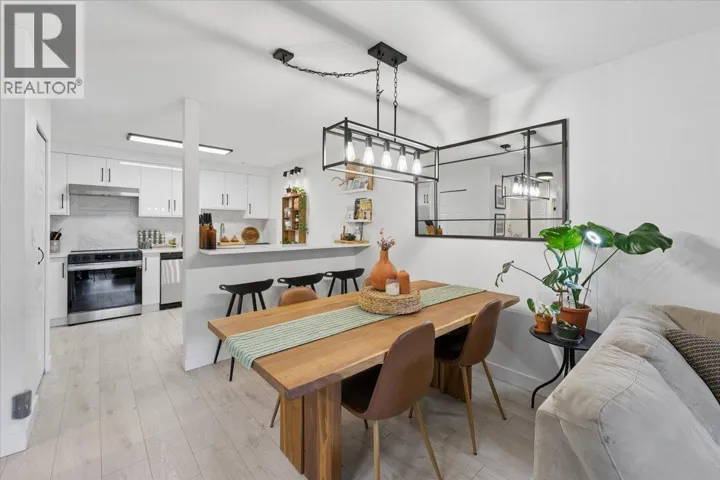 121 3 RIALTO COURT, New Westminster, British Columbia V3M6P2