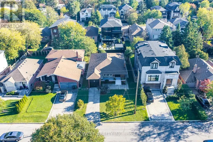 67 BURNCREST DRIVE, Toronto (Bedford Park-Nortown), Ontario M5M2Z4