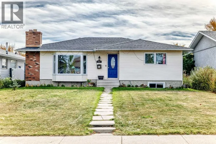 5447 RUNDLEVIEW Road NE, Calgary, Alberta T1Y1J7