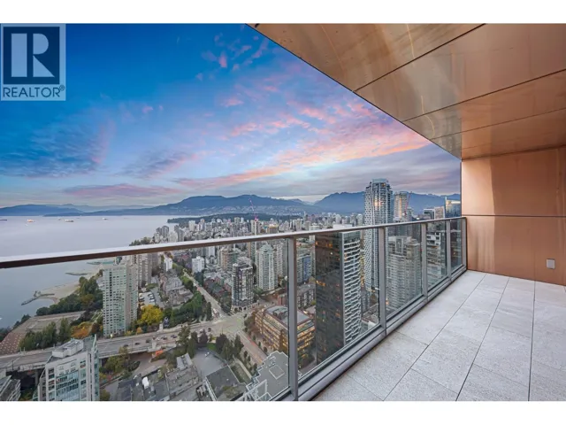 5702 1480 HOWE STREET, Vancouver, British Columbia V6Z0G5