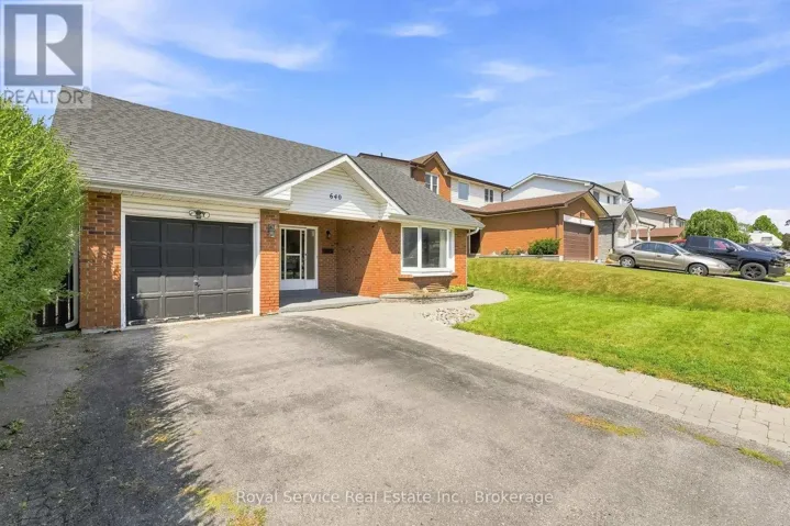 640 HILLCROFT STREET, Oshawa (Eastdale), Ontario L1G7K6