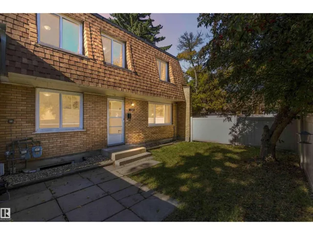 132 LONDONDERRY SQUARE SQ NW, Edmonton, Alberta T5C3C4