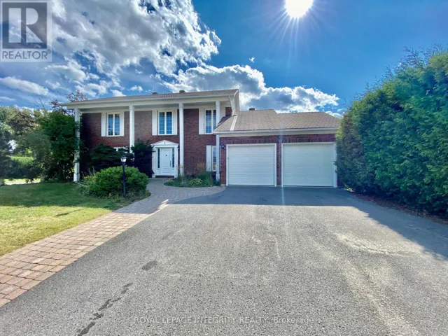 2 TUNBRIDGE COURT, Ottawa, Ontario K2E7J8