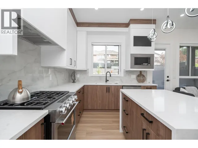 102 1149 DANSEY AVENUE, Coquitlam, British Columbia V3K3H5