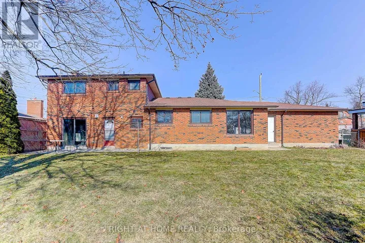 GROUND UNIT - 87 STOCKDALE CRESCENT, Richmond Hill (North Richvale), Ontario L4C3T1