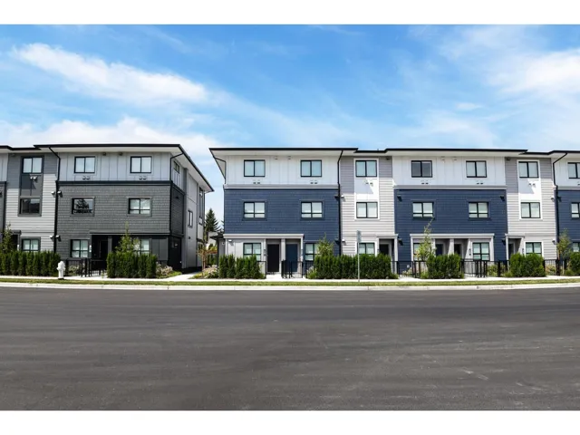 8 33520 KINGSTON AVENUE, Abbotsford, British Columbia V2S0R6