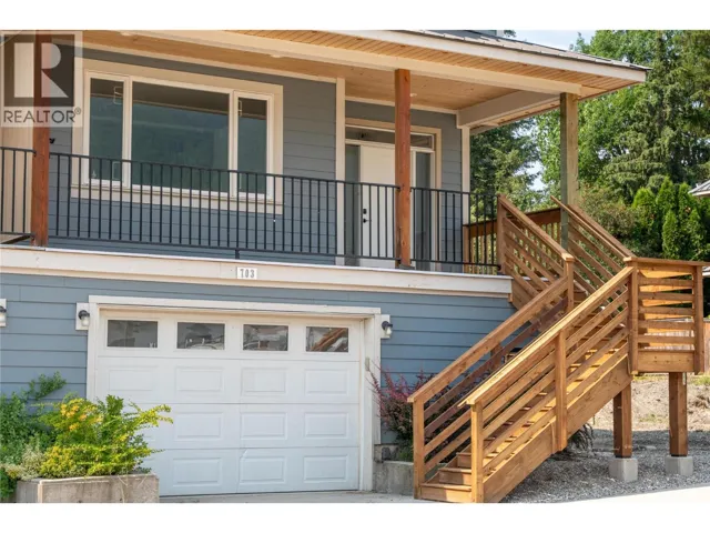 703 Center Street, Revelstoke, British Columbia V0E2S0