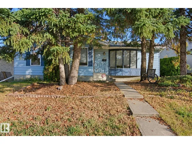 10824 35 AV NW, Edmonton, Alberta T6J2V3