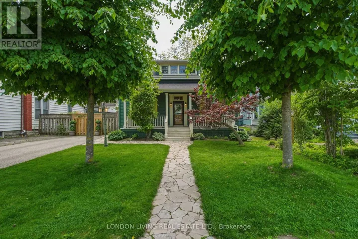 24 CENTRE STREET, St. Thomas, Ontario N5R2Z2