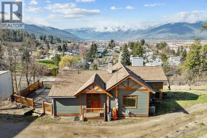 1321 10th Avenue, Salmon Arm, British Columbia V1E2V6
