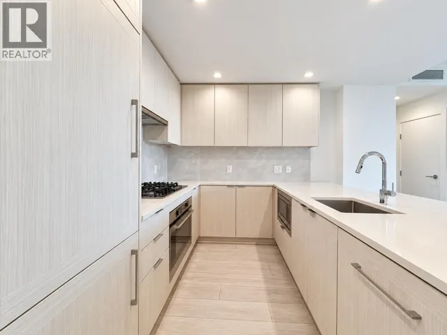 401 5051 IMPERIAL STREET, Burnaby, British Columbia V5J0J3