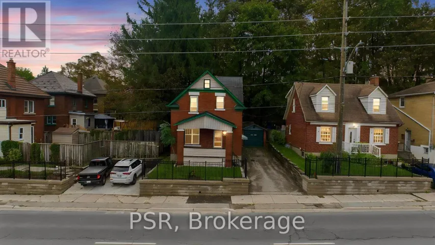 381 VICTORIA STREET N, Kitchener, Ontario N2H5E4
