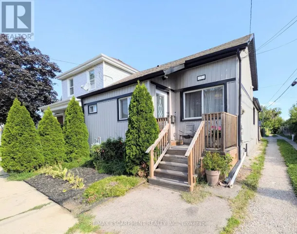 7 CAMPBELL AVENUE, Hamilton (Crown Point), Ontario L8L2M7