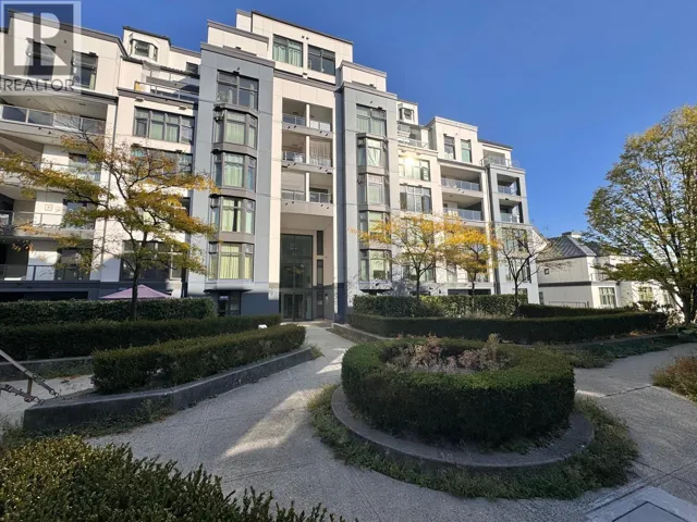 800 2528 E BROADWAY, Vancouver, British Columbia V5M4V2
