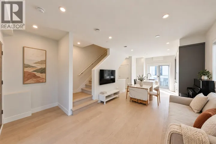 7669 GRANVILLE STREET, Vancouver, British Columbia V6P4Y8