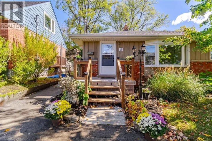 18 DELSEY Street, Hamilton, Ontario L9H1S1