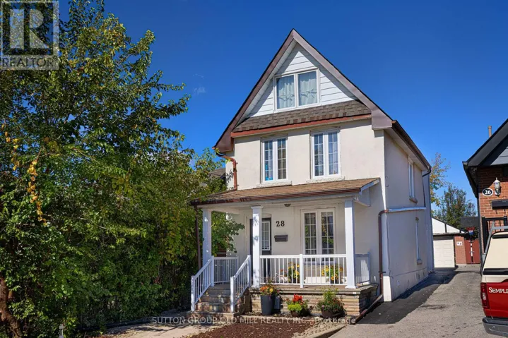 28 HOLWOOD AVENUE, Toronto (Keelesdale-Eglinton West), Ontario M6M1P5
