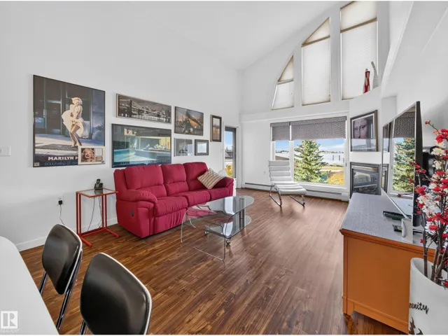 #404 200 BETHEL DR, Sherwood Park, Alberta T8H2C5