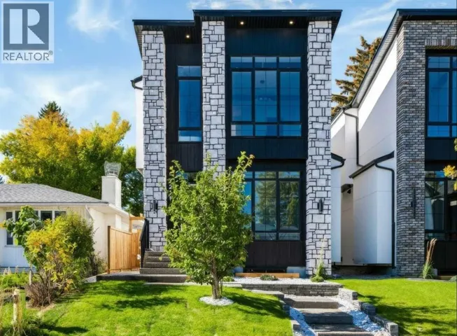 2221 Halifax Crescent NW, Calgary, Alberta T2M4E1