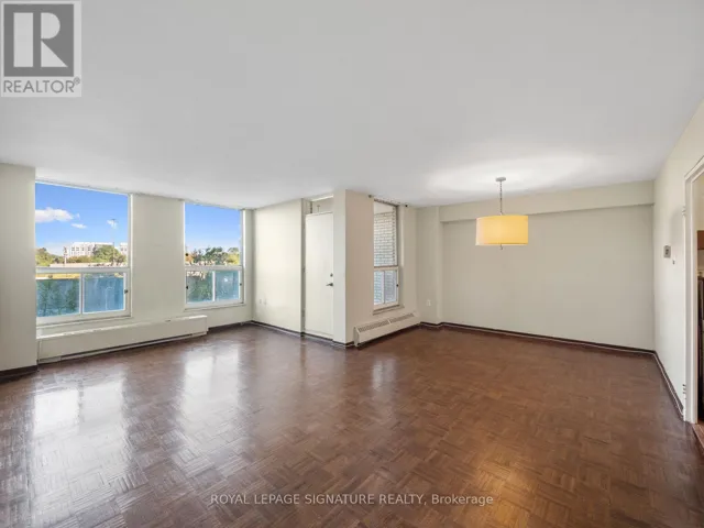 404 - 130 NEPTUNE DRIVE, Toronto (Englemount-Lawrence), Ontario M6A1X5