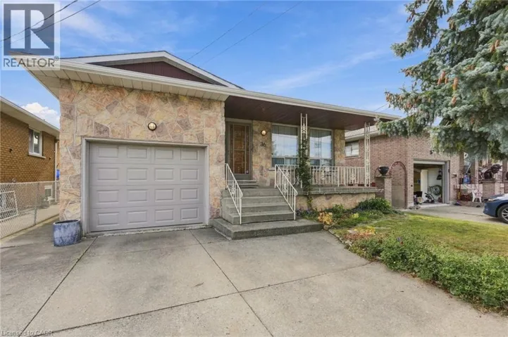 36 ALGONQUIN Court, Hamilton, Ontario L8T4T3
