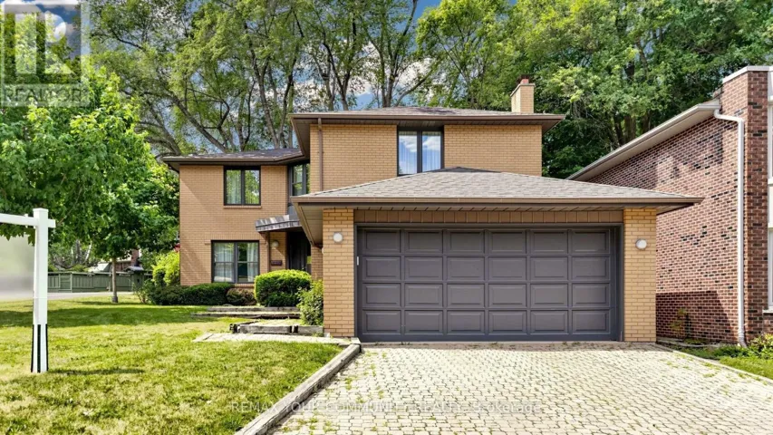 2 TRIMONTIUM CRESCENT, Toronto (East York), Ontario M4C5N7