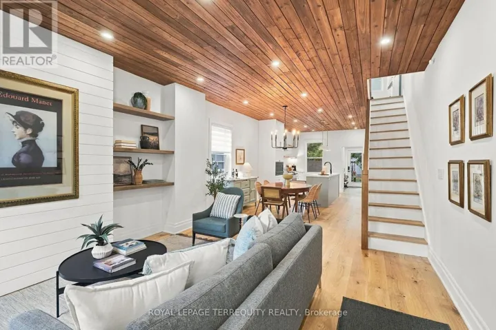 112 MARIA STREET, Toronto (Junction Area), Ontario M6P1W4