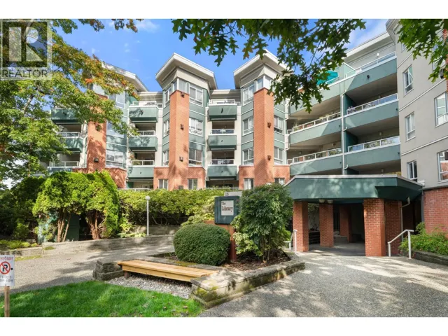 115 128 W 8TH STREET, North Vancouver, British Columbia V7M3M1