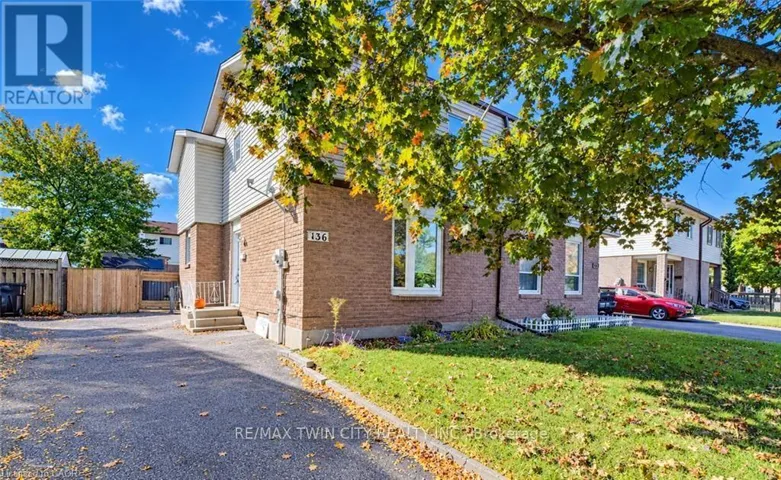 136 SEKURA CRESCENT, Cambridge, Ontario N1R7E9