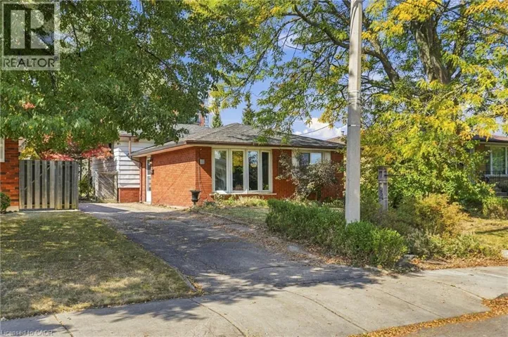 106 VICTOR Boulevard, Hamilton, Ontario L9A2V4