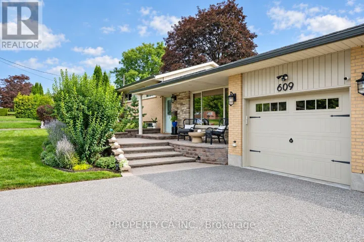 609 ANNAPOLIS AVENUE, Oshawa (McLaughlin), Ontario L1J2Y9