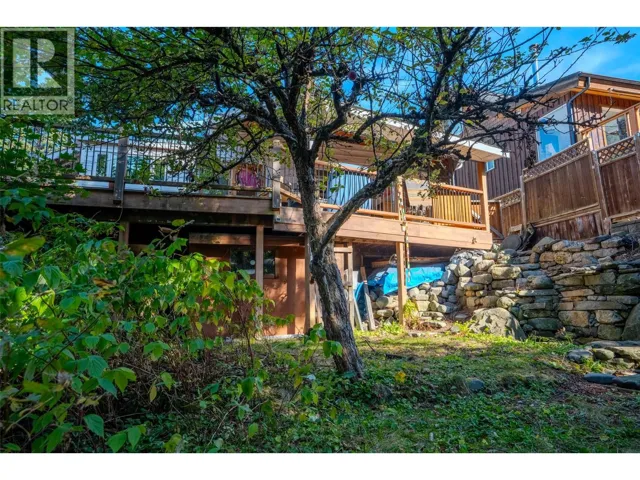 1424 FALLS Street, Nelson, British Columbia V1L1J4