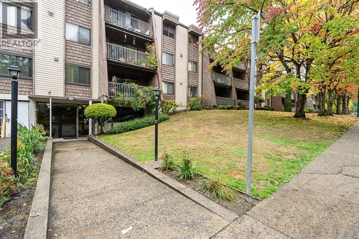 212 3921 CARRIGAN COURT, Burnaby, British Columbia V3N4J7