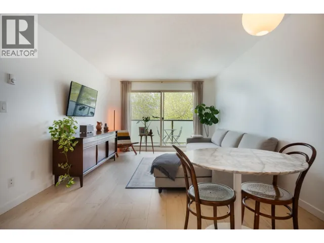 405 1864 FRANCES STREET, Vancouver, British Columbia V5L1Z7
