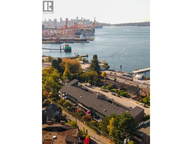 214 2336 WALL STREET, Vancouver, British Columbia V5L1B7