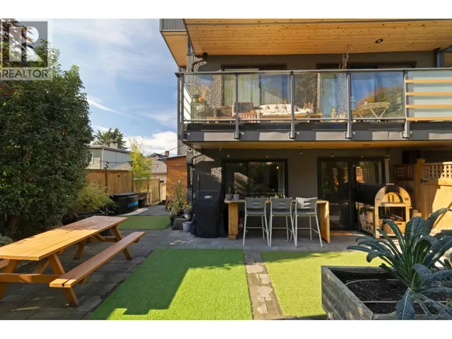 214 2336 WALL STREET, Vancouver, British Columbia V5L1B7