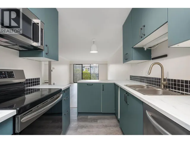 204 127 E 4TH STREET, North Vancouver, British Columbia V7L1H7