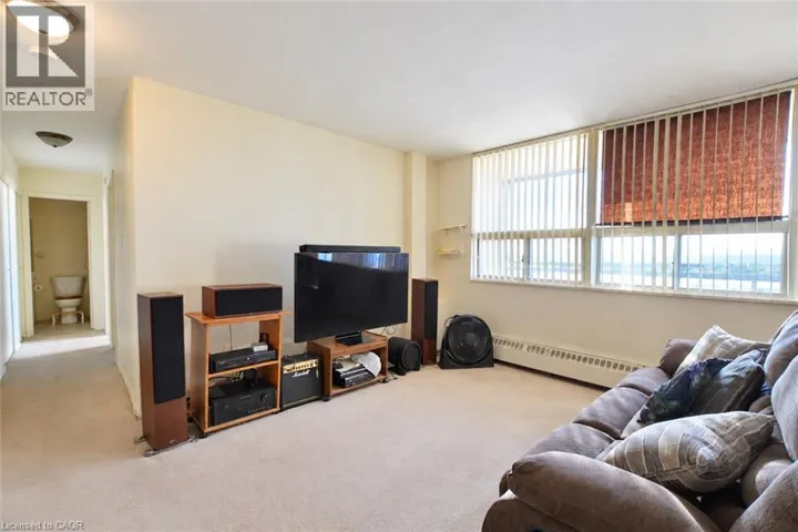 15 NICKLAUS Drive Unit# 804, Hamilton, Ontario L8K5J5