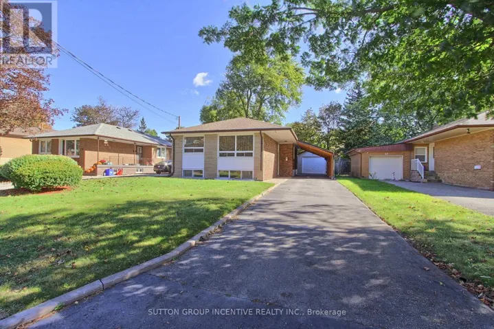 43 SUSSEX AVENUE, Richmond Hill (Crosby), Ontario L4C2E5