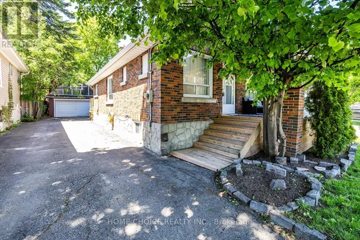 140 GLADSTONE AVENUE, Oshawa (McLaughlin), Ontario L1J4E7