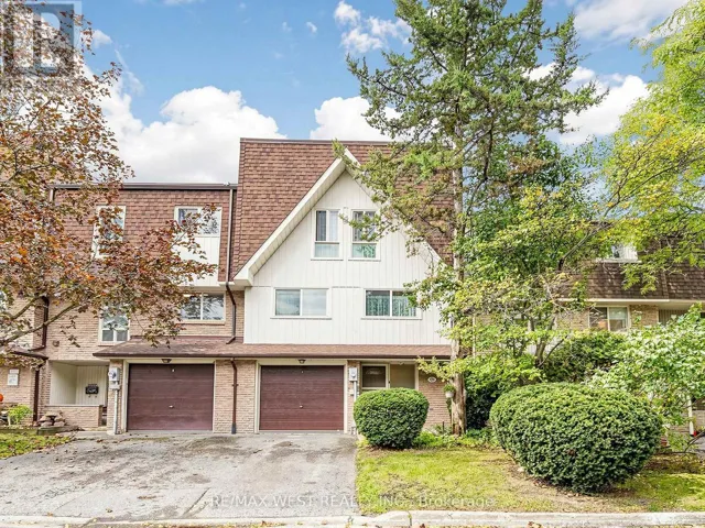 44 - 121 POPLAR CRESCENT, Aurora (Aurora Highlands), Ontario L4G3M4