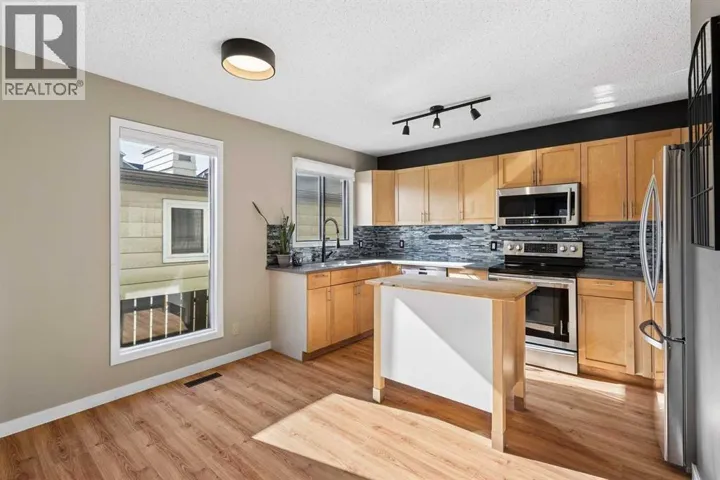 4, 1918 24A Street SW, Calgary, Alberta T3E1V3