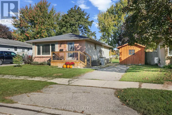 106 HAROLD CT COURT, Lucan Biddulph (Lucan), Ontario N0M2J0