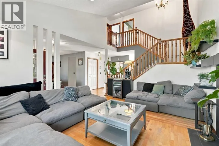 296 Woodbine Boulevard SW, Calgary, Alberta T2W4K7