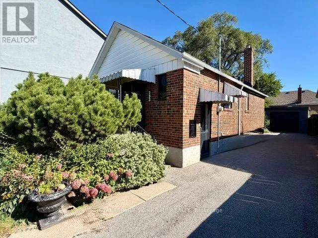 293 GLEBEMOUNT AVENUE, Toronto (East York), Ontario M4C3V4
