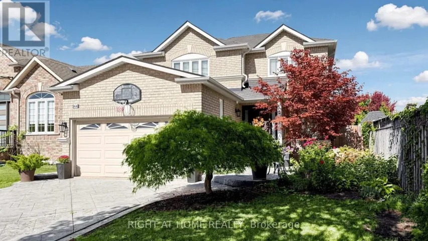44 ROBERTSON CLOSE, Vaughan (Maple), Ontario L6A2H1