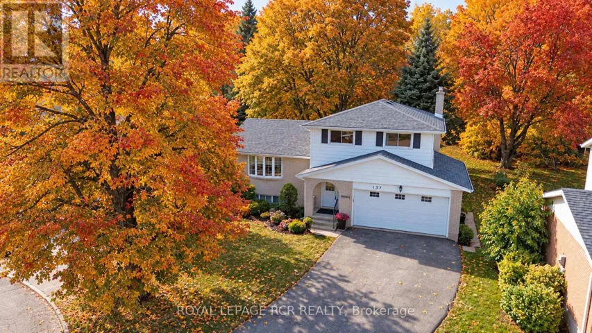 137 WHITE PINE CRESCENT, Waterloo, Ontario N2V1B3