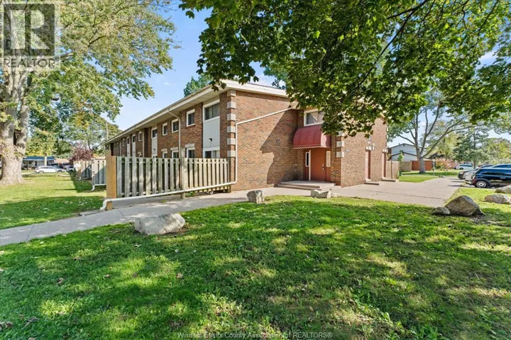 2630 COLUMBIA COURT Unit# 106, Windsor, Ontario N9E1B1