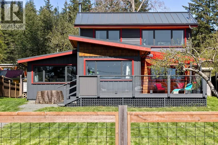 1304 Midden Rd, Comox, British Columbia V9M2R6