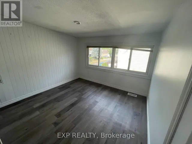 81 HOLMES AVENUE, Hamilton (Ainslie Wood), Ontario L8S2K8
